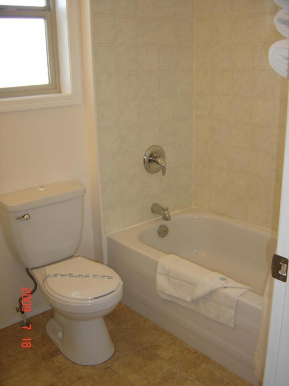 Beachside Motel Penticton Ruang foto